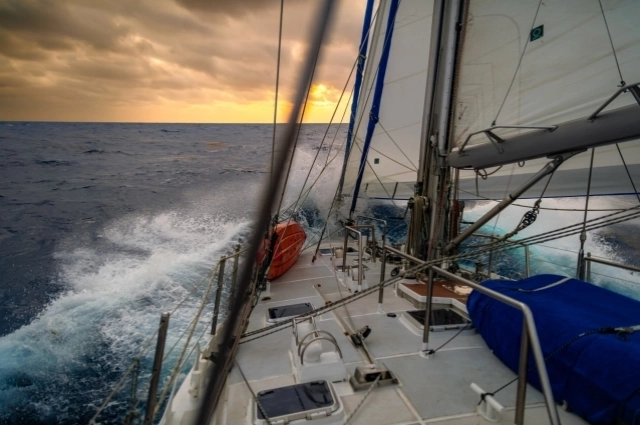 За кормой осталось 322 дня, более 45 тысяч километров и четыре океана. 