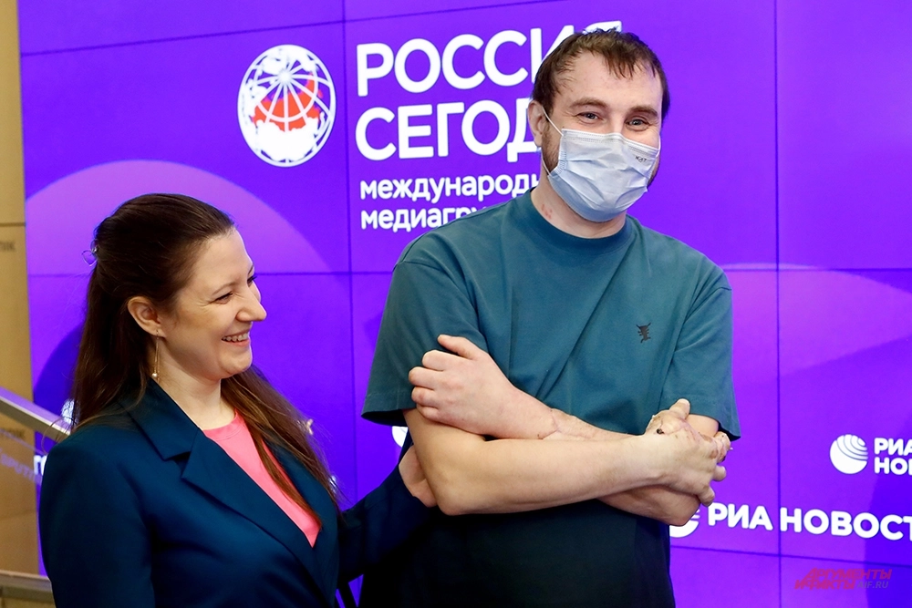 Пациент Роман с супругой Натальей.