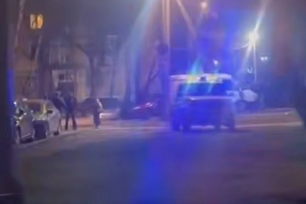 В соцсетях также опубликовали другие кадры, вероятно, с того самого места, где нашли девочку.