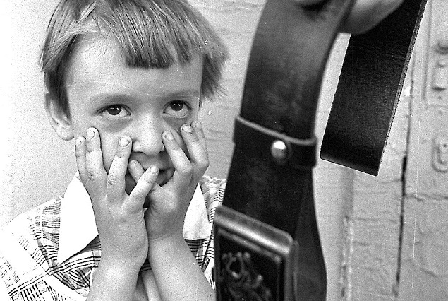 Больше всего от отчима доставалось мальчику.