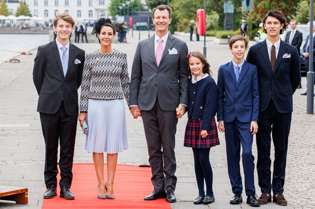 Члены датской королевской семьи.