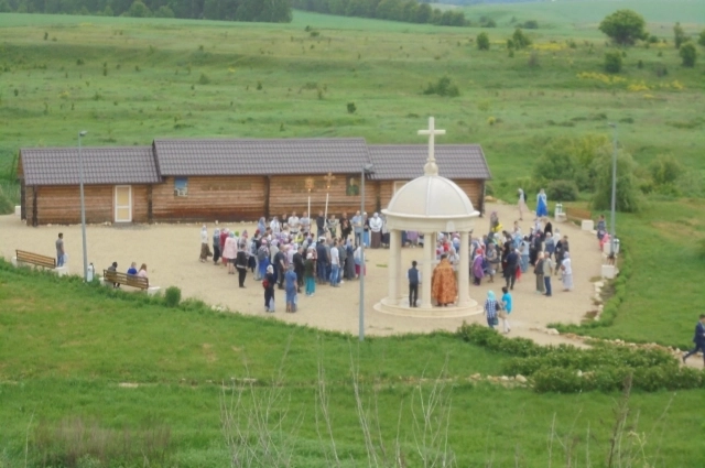 Купели в 350 м от музея на берегу р.Мокрая Табола.