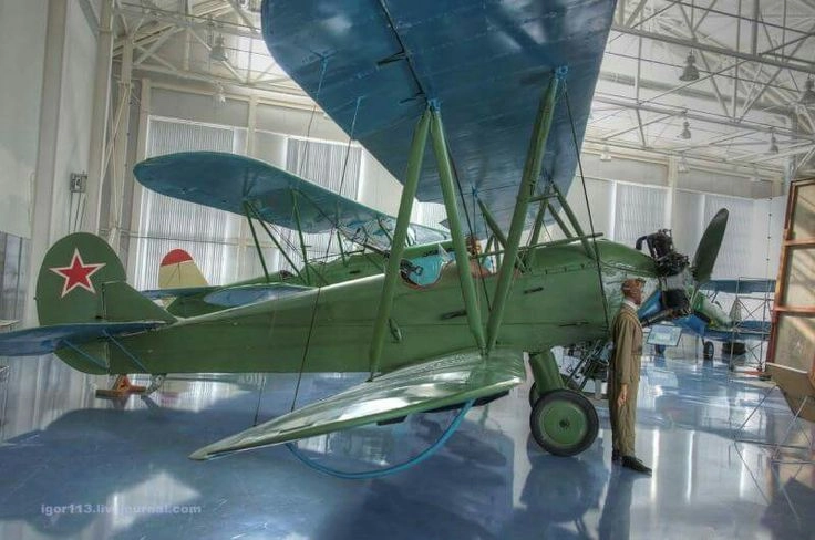 Самолёт Р-5 в музее в посёлке Монино.