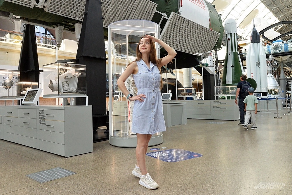 Космическая Анжелика: после полета на Луну она готовится к покорению Марса