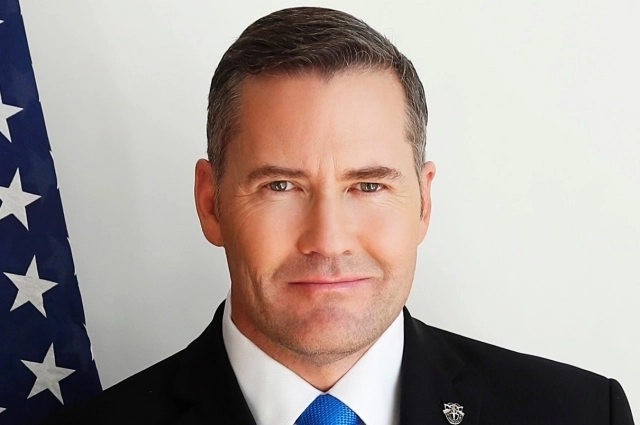 Майк Уолтц.