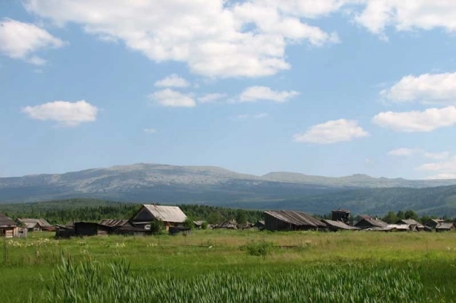 Вид на гору Ослянку летом.