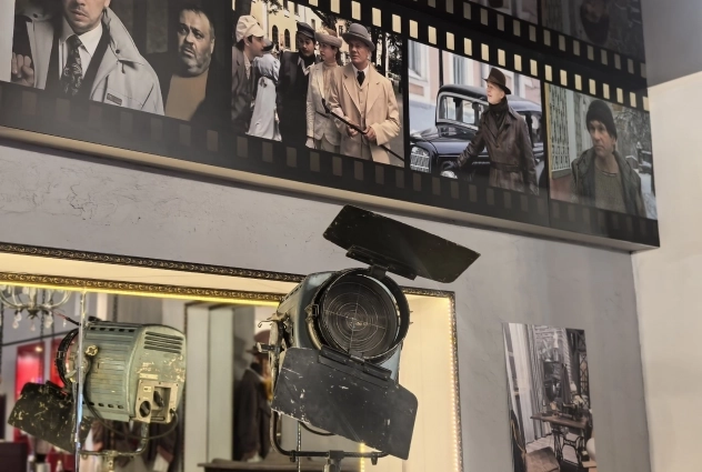 Кафе стало местом для спектаклей.