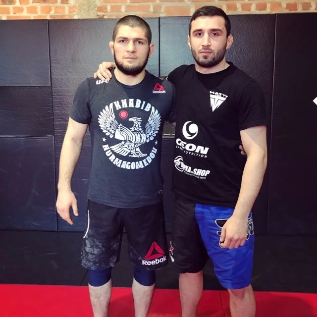 У Магомеда Омарова есть совместные кадры с чемпионом.