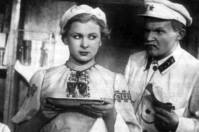 Валентина Серова в фильме «Девушка с характером», 1938 год