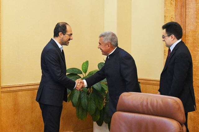 Раис Татарстана Рустам Минниханов встретился с замминистра экономики Ирана Мохаммадом Джавадом Шарифзаде.