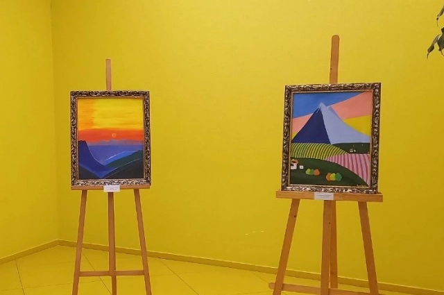 На картинах Евгения Коробских-Кудашова очень насыщенные краски - видно, что художник очень любит жизнь.