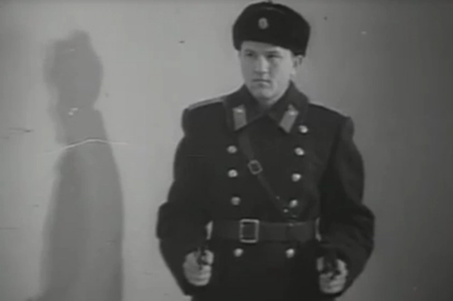 Ильин демонстрирует, как он стрелял.