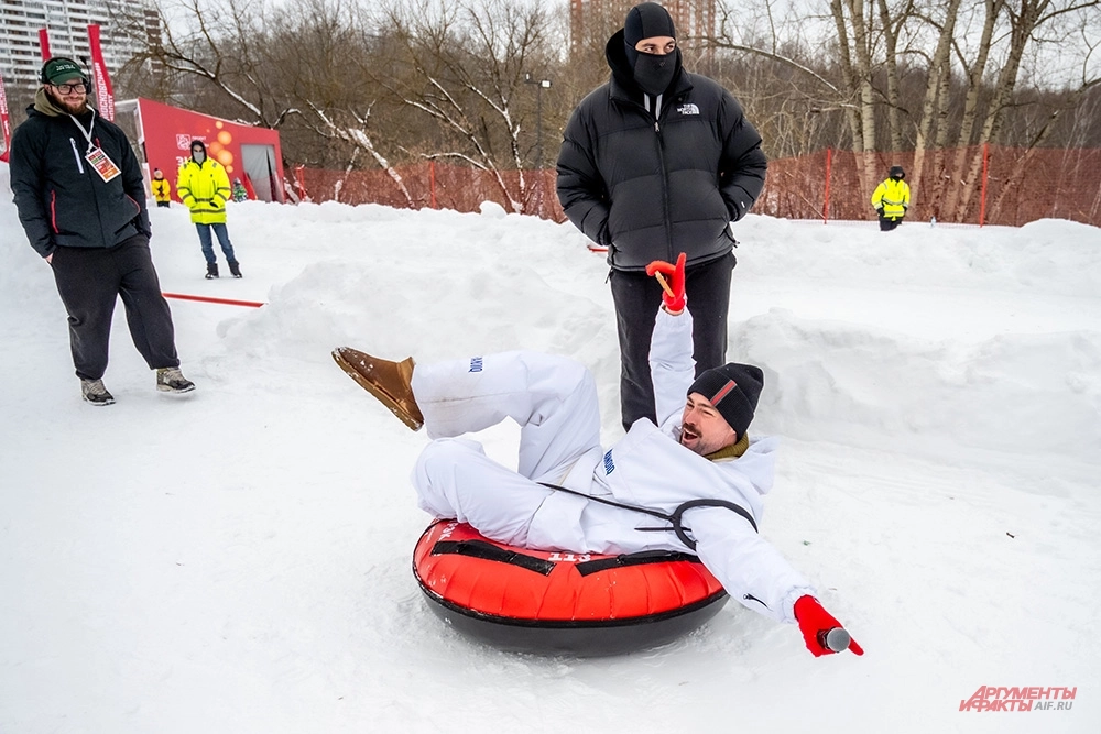 Певец Натан.