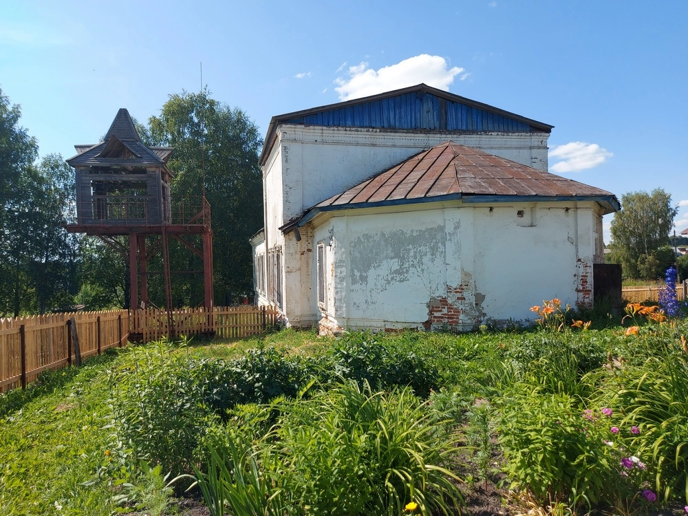 Богоявленский храм в Ныробе