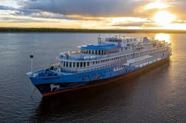 В начале навигации этот круизный теплоход придёт в Омск, - рассказывает Константин Жулин. - Это будет первое отправление из Омска, а дальше - круиз по северным городам.