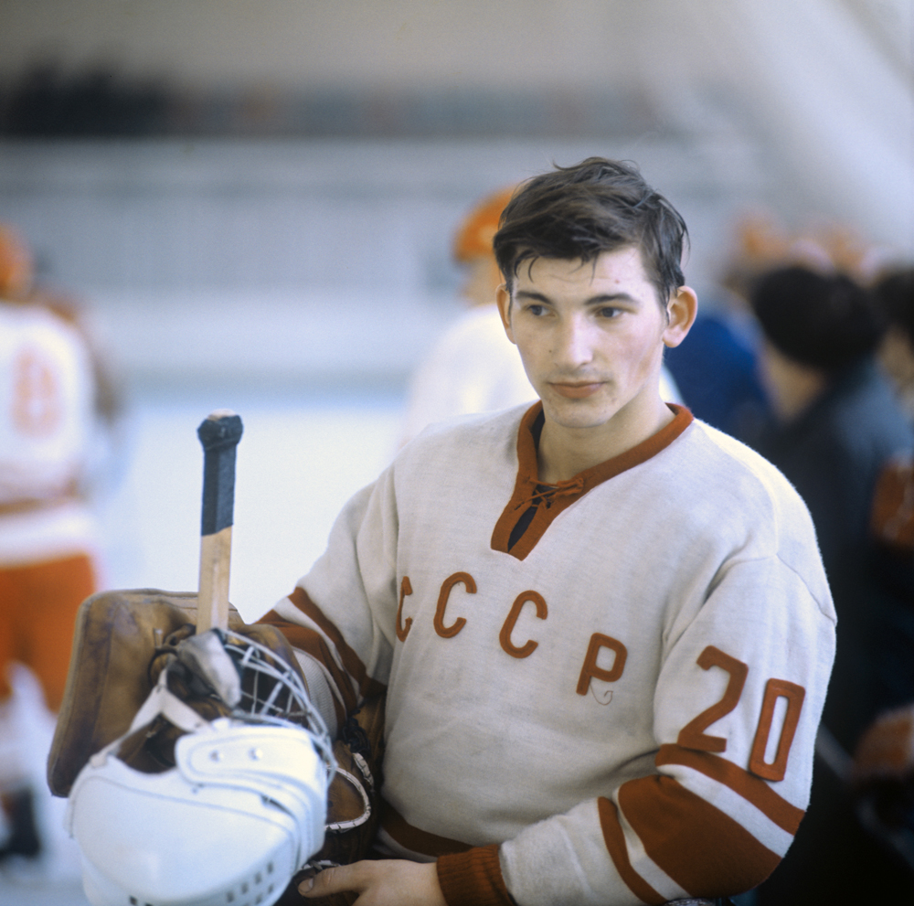 Вратарь сборной СССР по хоккею Владислав Третьяк, 1971 г.