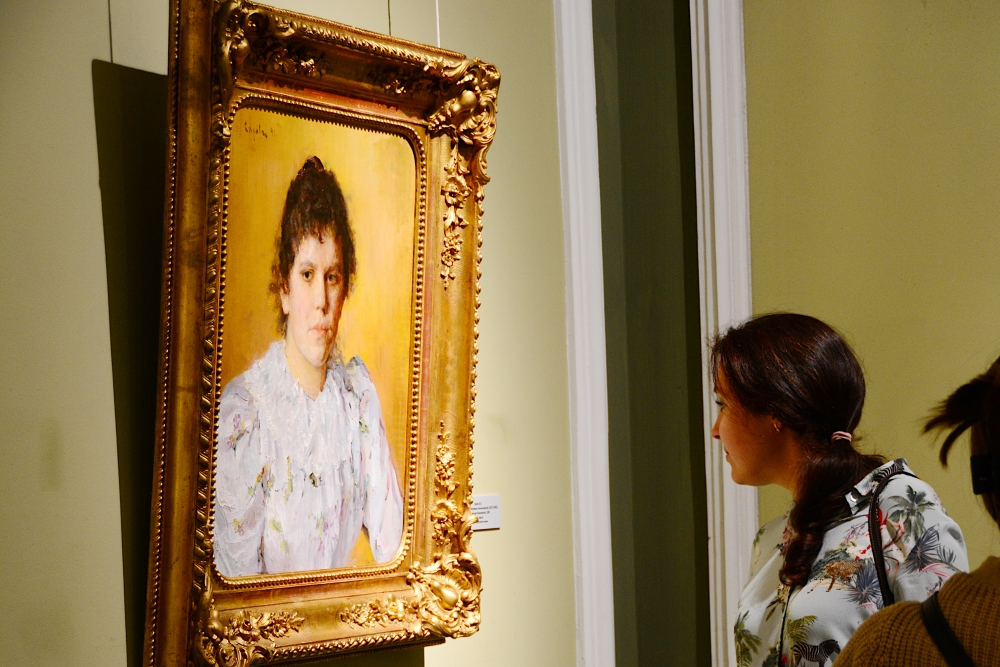 Особое место в экспозиции занимают портреты.