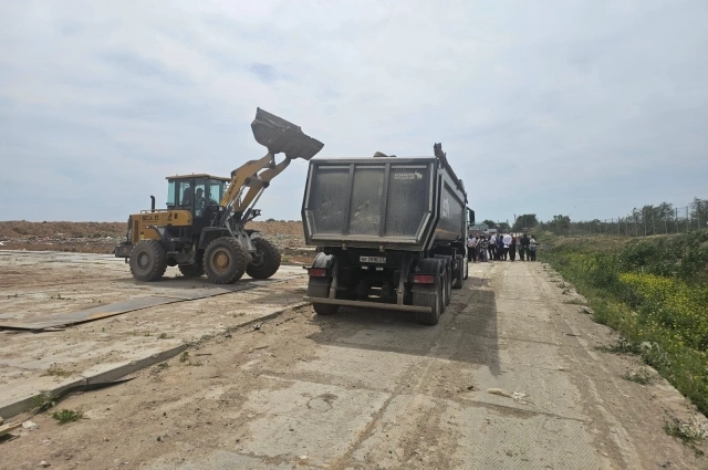 Опасный песок увозят обратно на Кубан. Власти соседнего региона уже нашли место для утилизации отходов.