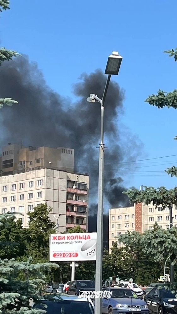Предположительно возгорание произошло между домами.