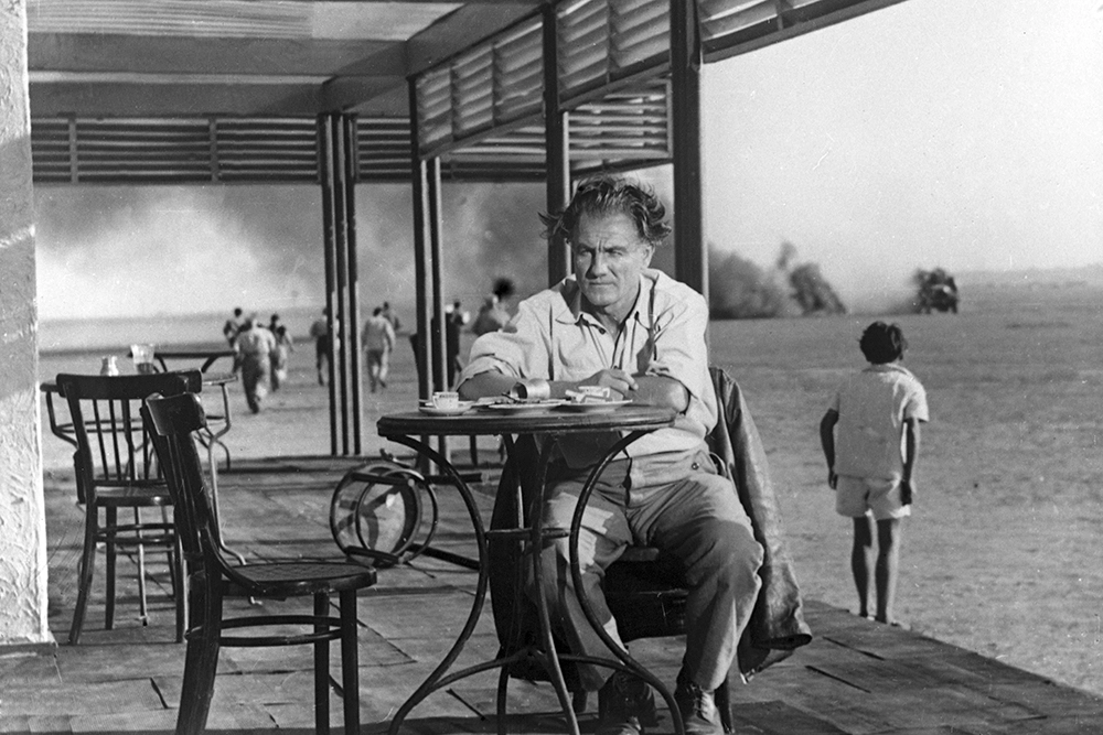 Кадр из кинофильма «Последний дюйм», 1958 год. Режиссеры Теодор Вульфович, Никита Курихин. Киностудия «Ленфильм». В роли летчика Бэна Энсли - артист Николай Крюков.