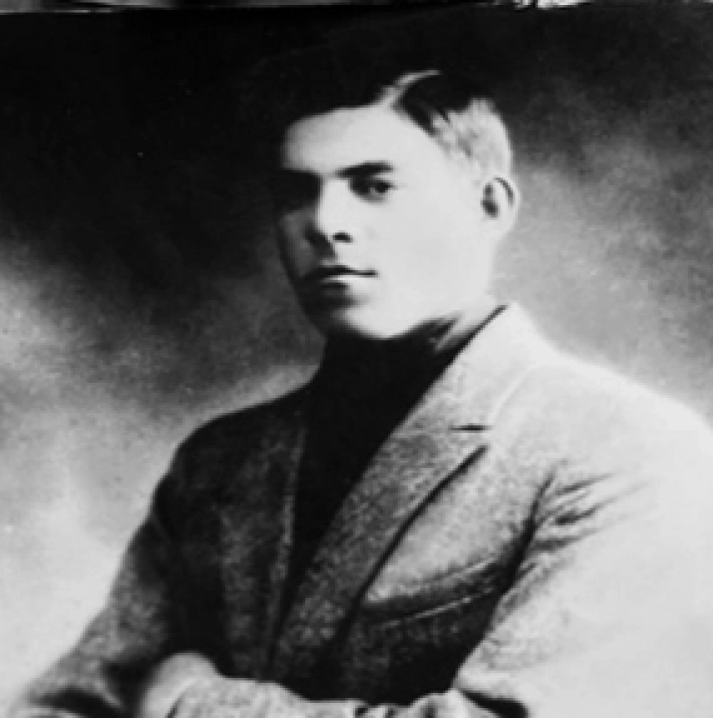 Фотография отца, которая осталась Олегу Абдулхановичу на память