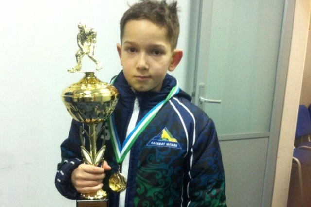 Амир Ханов
