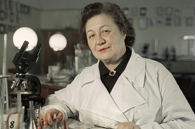 Профессор, микробиолог Зинаида Ермольева.