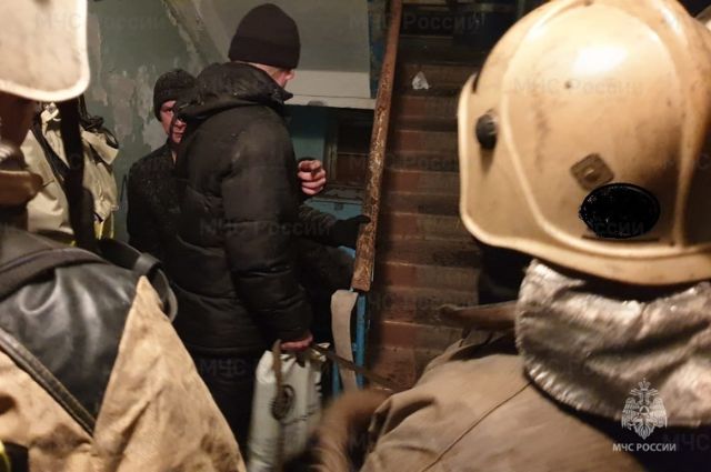 Из горящего многоквартирного дома в Екатеринбурге эвакуированы 200 человек