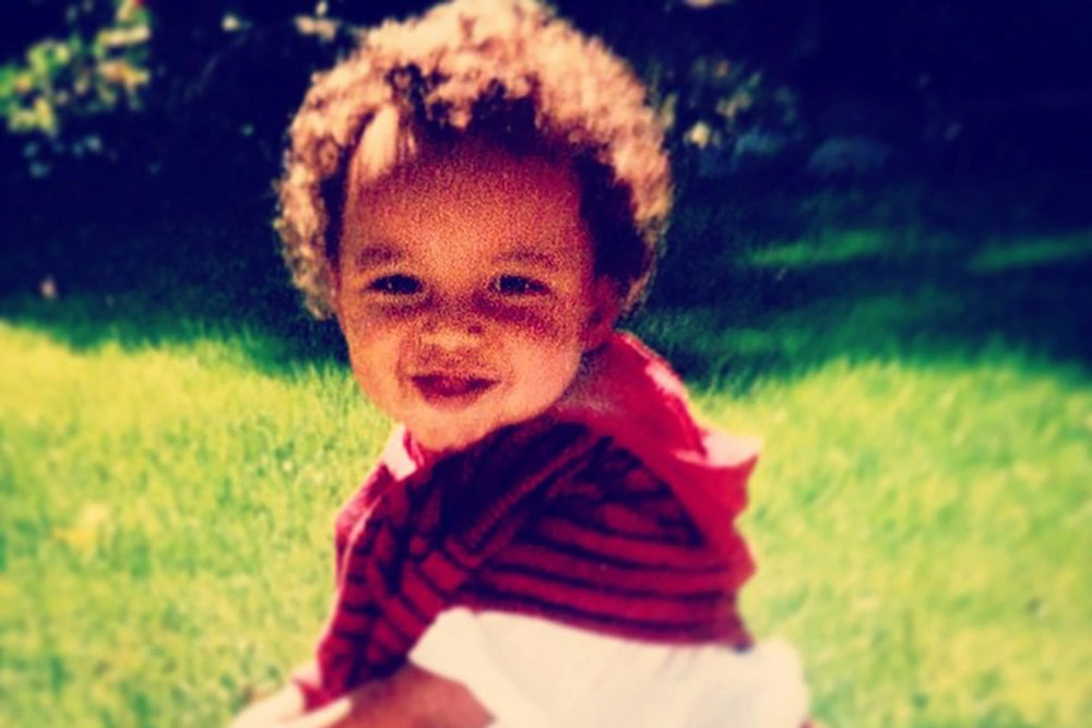 Конор Круз в детстве.