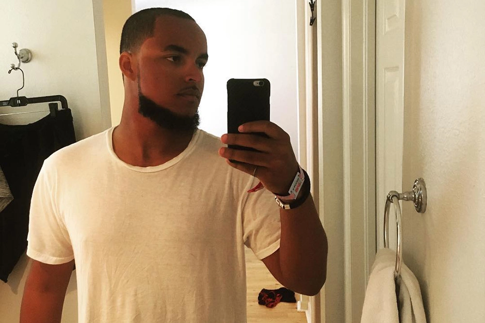 Конор Круз.