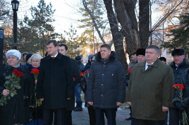 Оренбуржцы чествуют Героев Отечества.