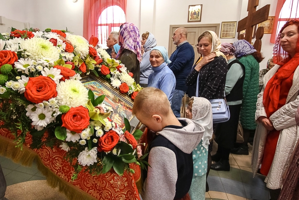 С каждым годом прихожан становится все больше. 