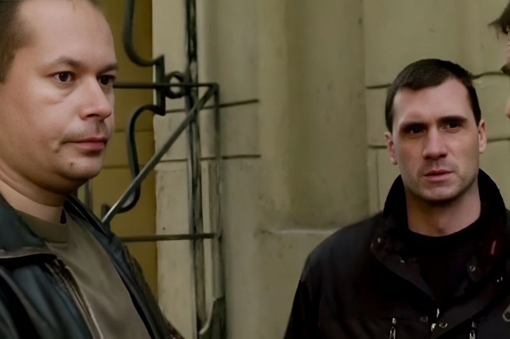 Ефим Старцев в фильме «Чужой район» (2011).