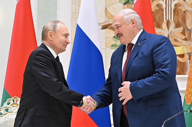 24 мая 2024. Президент РФ Владимир Путин и президент Белоруссии Александр Лукашенко (справа) во время совместного заявления для прессы по итогам на российско-белорусских переговоров.
