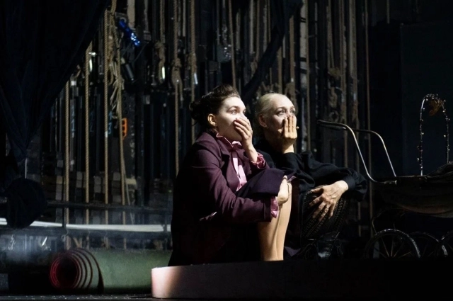 Спектакль смотрится на одном дыхании.