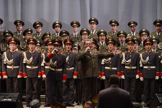 Хор кадетского училища побеждает во всероссийских конкурсах патриотической песни. 