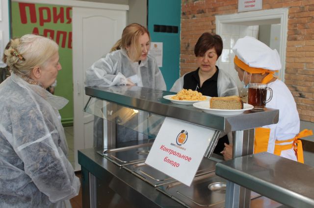 В нескольких школах Екатеринбурга в меню ввели “school food”