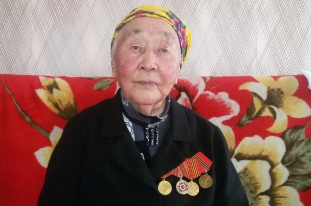 Цындыма Базарова — труженица тыла.