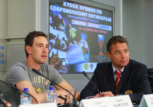 Олимпийский чемпион по современному пятиборью Андрей Моисеев и главный тренер мужской сборной Андрей Тропин (слева направо)