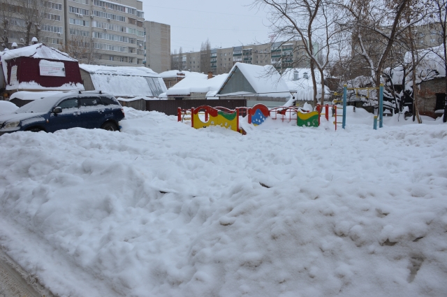Саратов в последние пару недель завалило снегом.