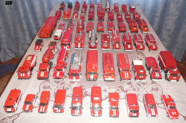 Сейчас в коллекции свыше сотни мини-автомобилей.