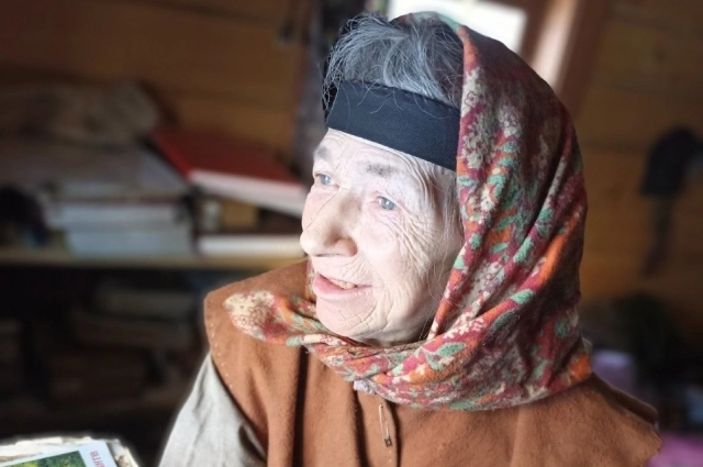 Большую часть времени Агафья проводит в молитвах.