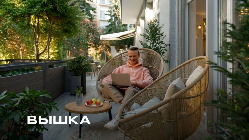 Время летних пространств в зеленом квартале Вышка