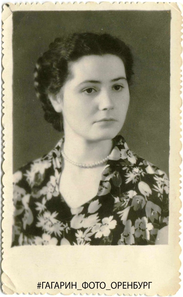 Валентина Горячева – будущая жена Юрия Гагарина. 25 июня 1956 г.