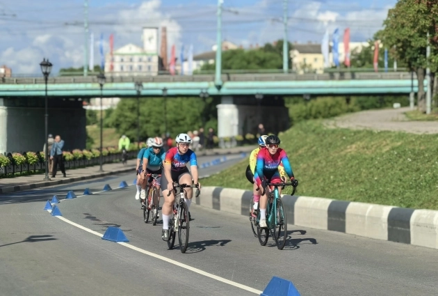 Посмотреть спортсмены могли всю живописную набережную.