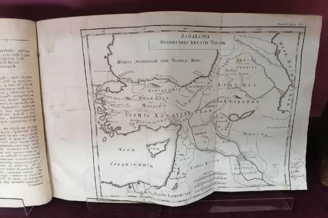 Есть издание 1753 года - четвёртый том истории Древнего Востока Шарля Роллена с географической картой.