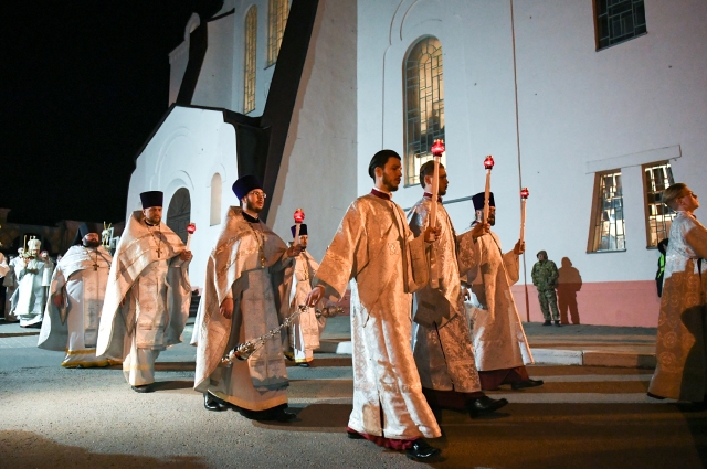 Крестный ход в Воскресенском кафедральном соборе Твери.