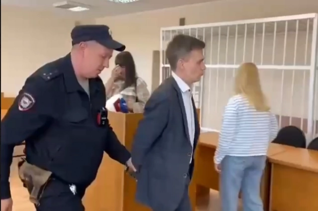 Козоченко взяли под стражу в зале суда.