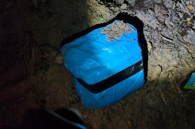 Тайник с крупной партией наркотиков для дальнейшей фасовки и распространения.