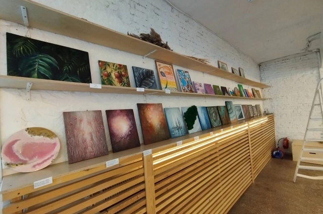 В какой-то момент женщина начала увлекаться рисованием.